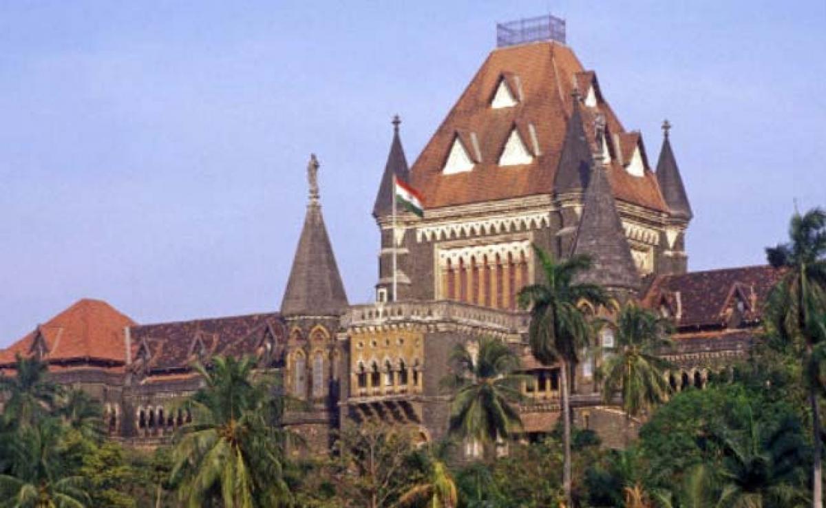 Bombay High Court voices displeasure over journalists wearing jeans, T